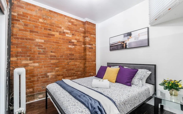 Upscale 2BR With King Bed-prime Location