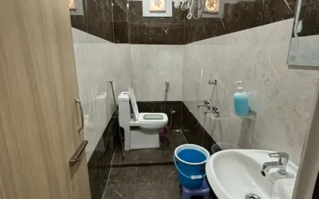 Goroomgo Akay guest house Varanasi