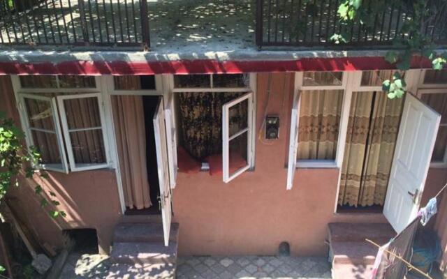 Apartment on Gorgasali 98