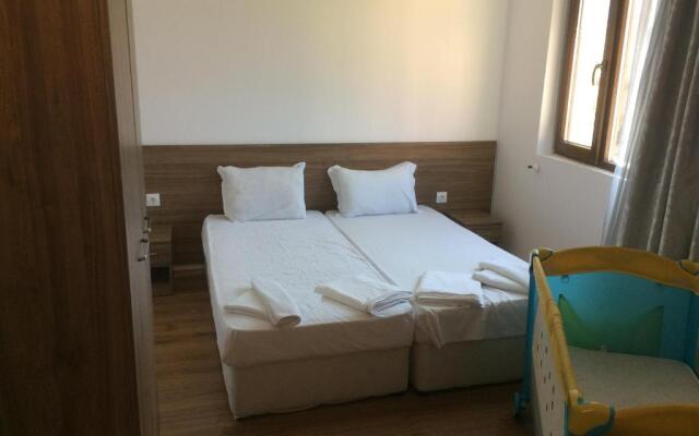 Villa Milagro Apartments