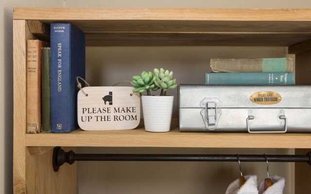 The Curious Pig in the Parlour