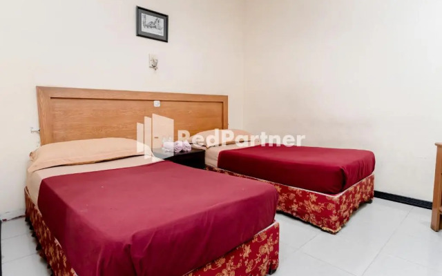 Reddoorz Plus @ Jl Kh Wahid Hasyim Medan