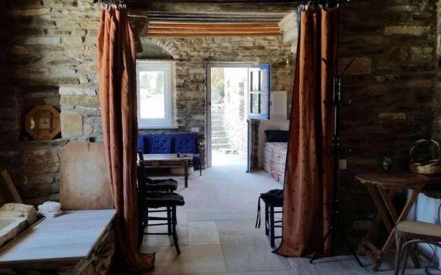 Delphis the Artist s House