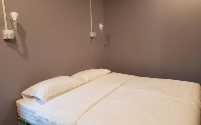 SleepCats Hostel