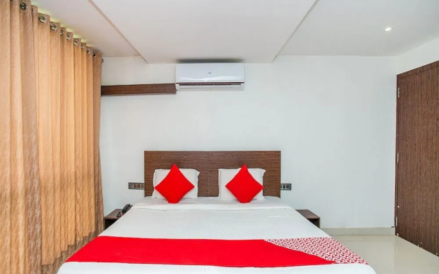 Varcity Golf View By OYO Rooms