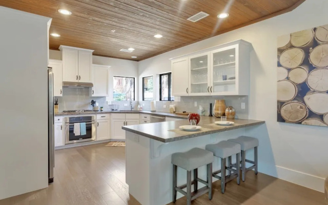 Flag Golf 3 Bedroom Home