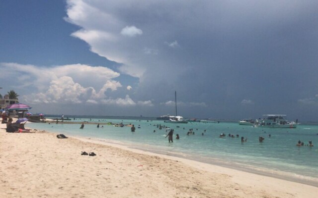 Encantador departamento con vista a la alberca