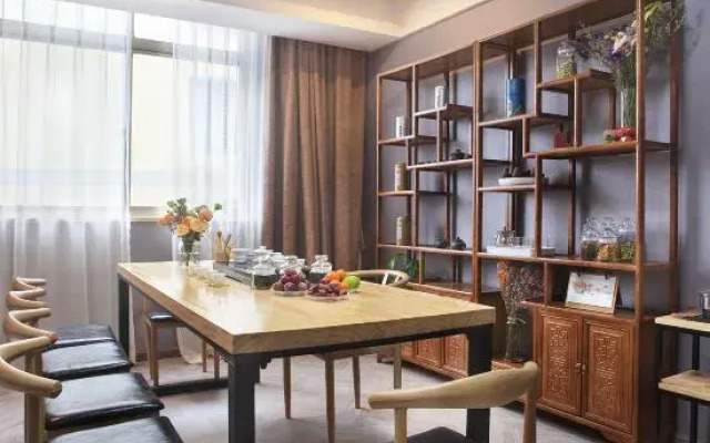 Ease Hotel (Jingmen Wanda Plaza Smart store)