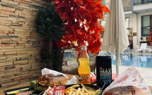 Li̇mon Otel Kiyiköy