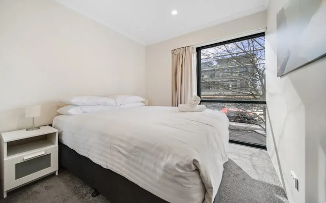 Central 2-bed Apartment With Pool, Gym and Spa