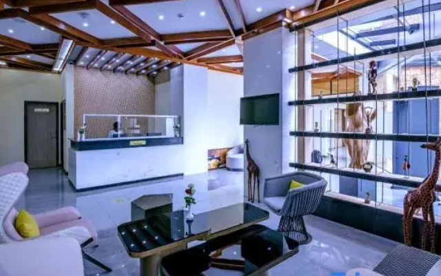La Maison Royale - South C