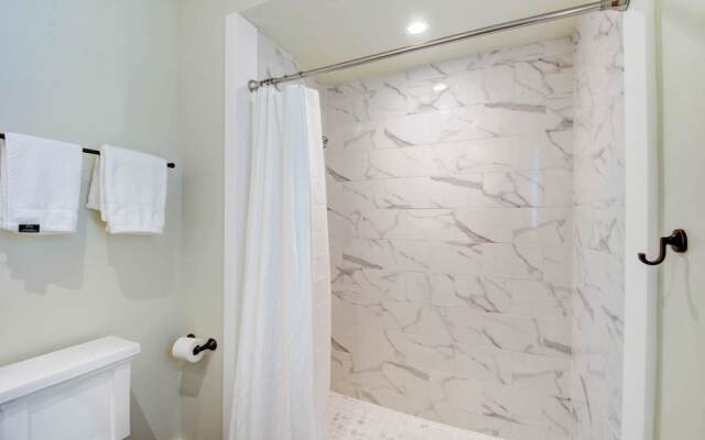 Grandview Heights Vacation Homes – Pink House