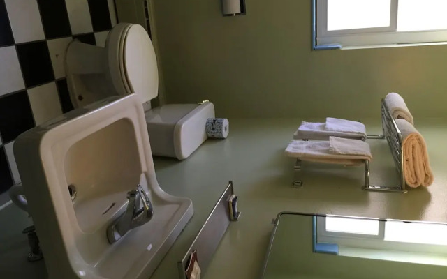 Travelers Motel