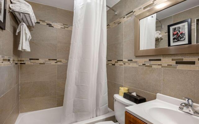 Downtown Hollywood Gardens Inn & Suites