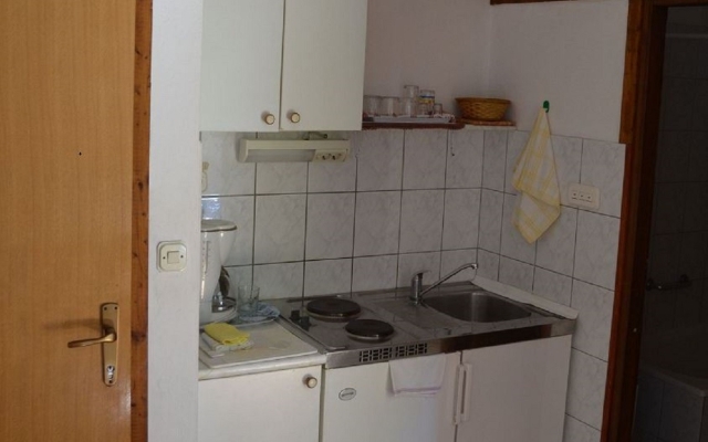 Apartment Jozo - 150 m from pebble beach: A1 Gradac, Riviera Makarska