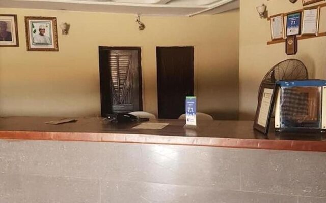 Hail Henrietta Hotel