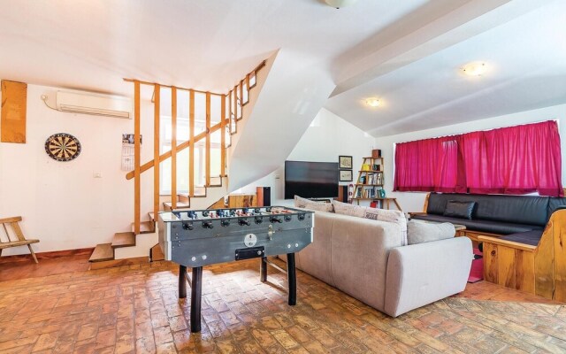 Amazing Home in Liznjan With Sauna, Wifi and 3 Bedrooms