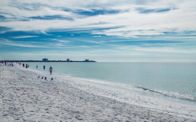 Pelican Gardens 7 By Lido Beach