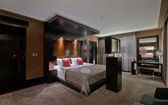 Platinum Palace Boutique Hotel & SPA