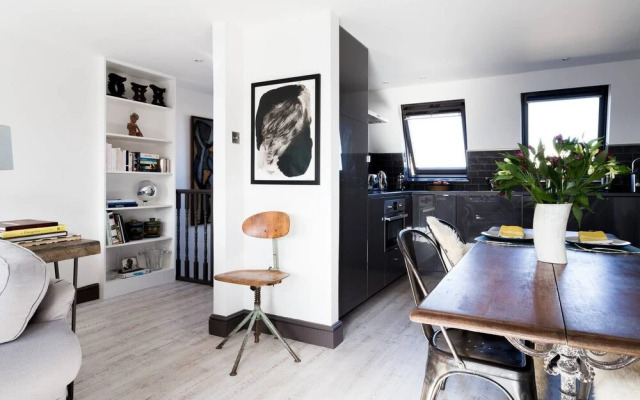 Stylish Fulham 2bed loft flat, 5 min from tube