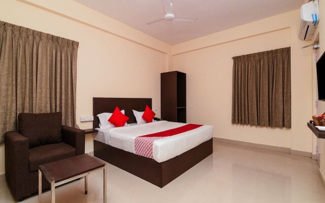 Oyo 22782 Akshara Suites