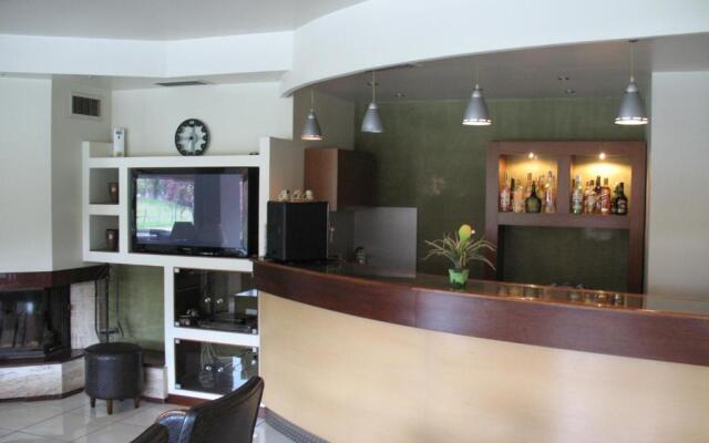 Hotel Prigipikon Suites And sofites