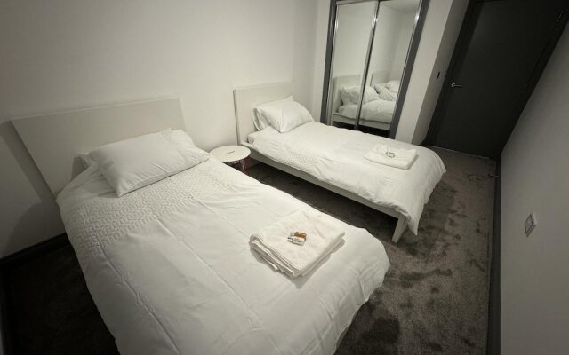 Luxurious 3 Bedroom Penthouse in City Centre