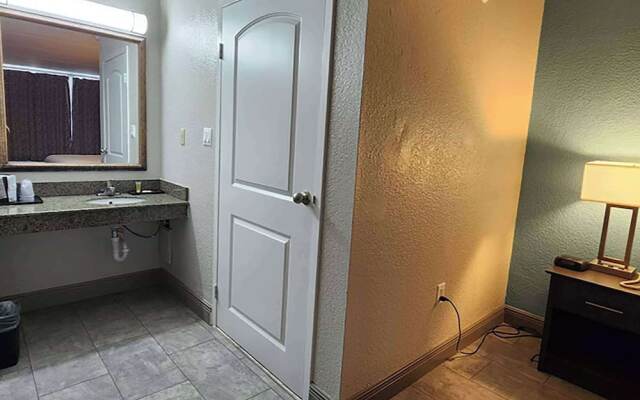 Travelodge by Wyndham Kingsland GA