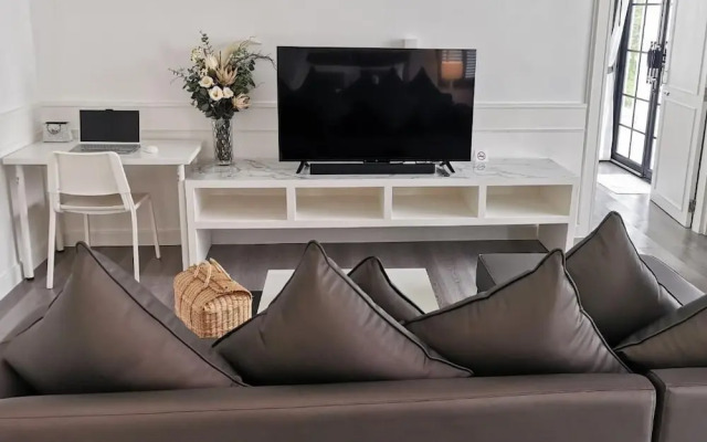 Tarn Villa Krabi