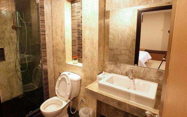The Plubpla Serviced Apartment