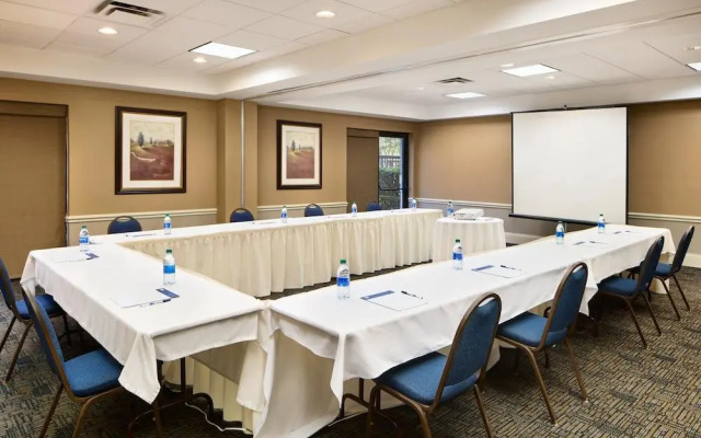 Holiday Inn Express & Suites Alpharetta - Windward Parkway