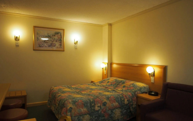 Edgecliff Lodge Motel