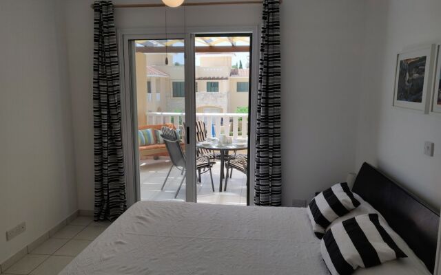 Cyprus-2 Beds Ensuite, Pool, Patios, Wifi, Parking