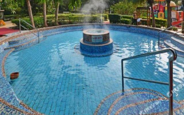 Xinyinzhan Hot Spring Holiday Resort