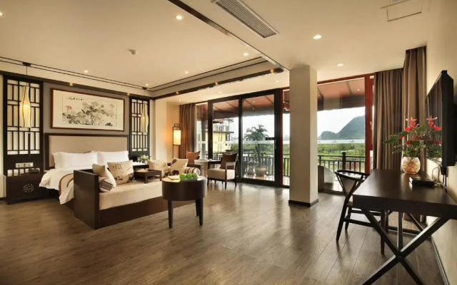 Peach Blossom Resort Hotel