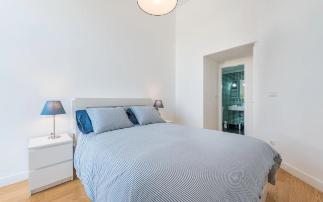 GuestReady - Pantone Balcony