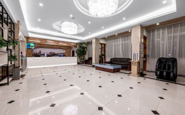 Four Seasons Arrangement Hotel (Qujing Garden Shop)