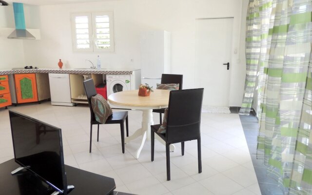 House With one Bedroom in Les Trois-îlets, With Pool Access, Enclosed