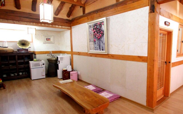 Happiness Full Guesthouse