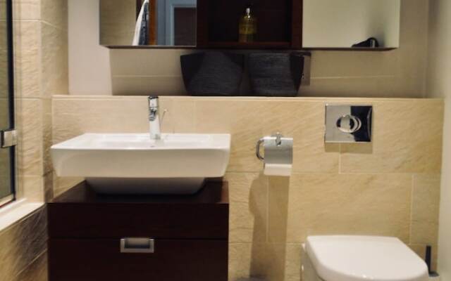 1 Bedroom Flat Next To The Meadows