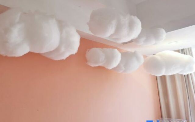 Quzhu City Homestay (Shiyan Wanda Plaza Branch)