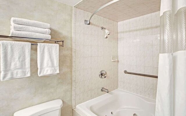 Ramada By Wyndham Flemington