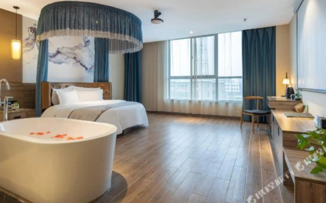 Zhouzhi Yibo Hotel