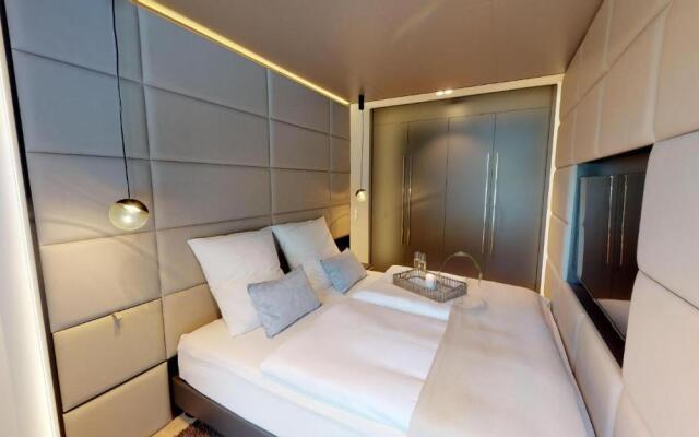 White Pearl Apartment 0.08