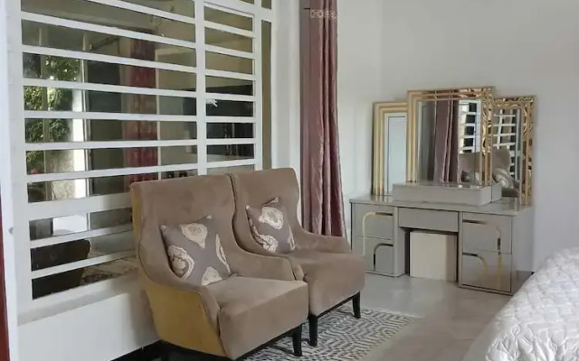 Rofty Vacation Home Utawala