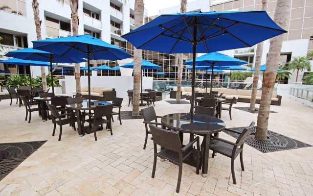 Sawgrass Grand Hotel and Suites Sports Complex