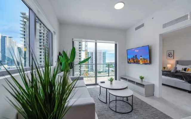 Brickell Heart Condo with Amazing Views