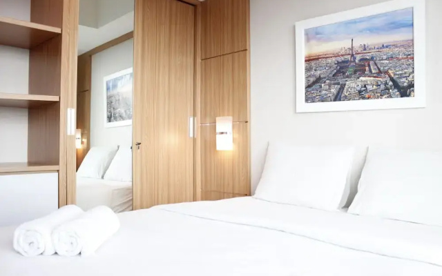 Exquisite 2BR Apartment at Tamansari La Grande near BIP