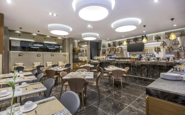 Courtyard by Marriott Bogota Airport