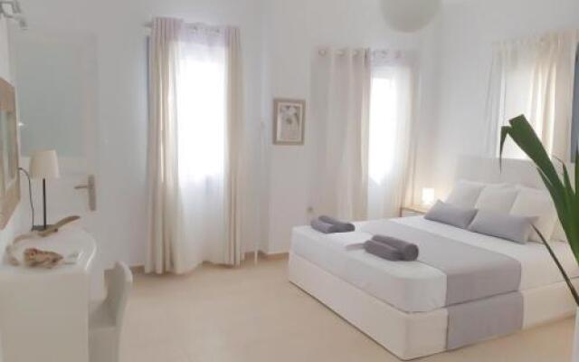 Thomas House Katapola Chora